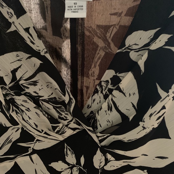 Fitted, cute dress. Special Occasion. - Picture 2 of 4